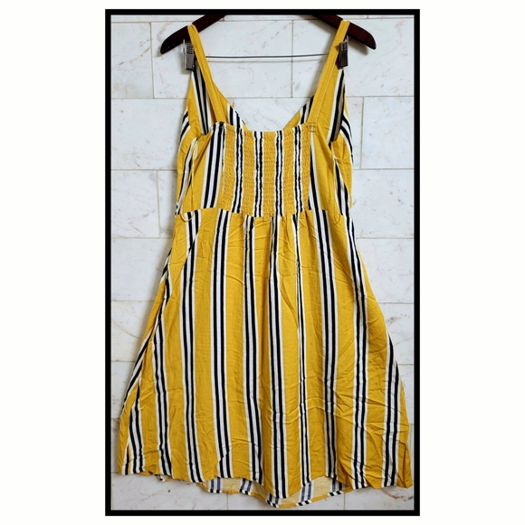 Midi Dress - Flat Price - Picture 2 of 7